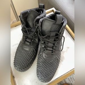 Men’s Nike boots